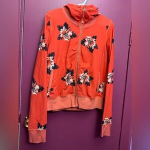 FREE WITH PURCHASE OF 2+ CLOTHING ITEMS